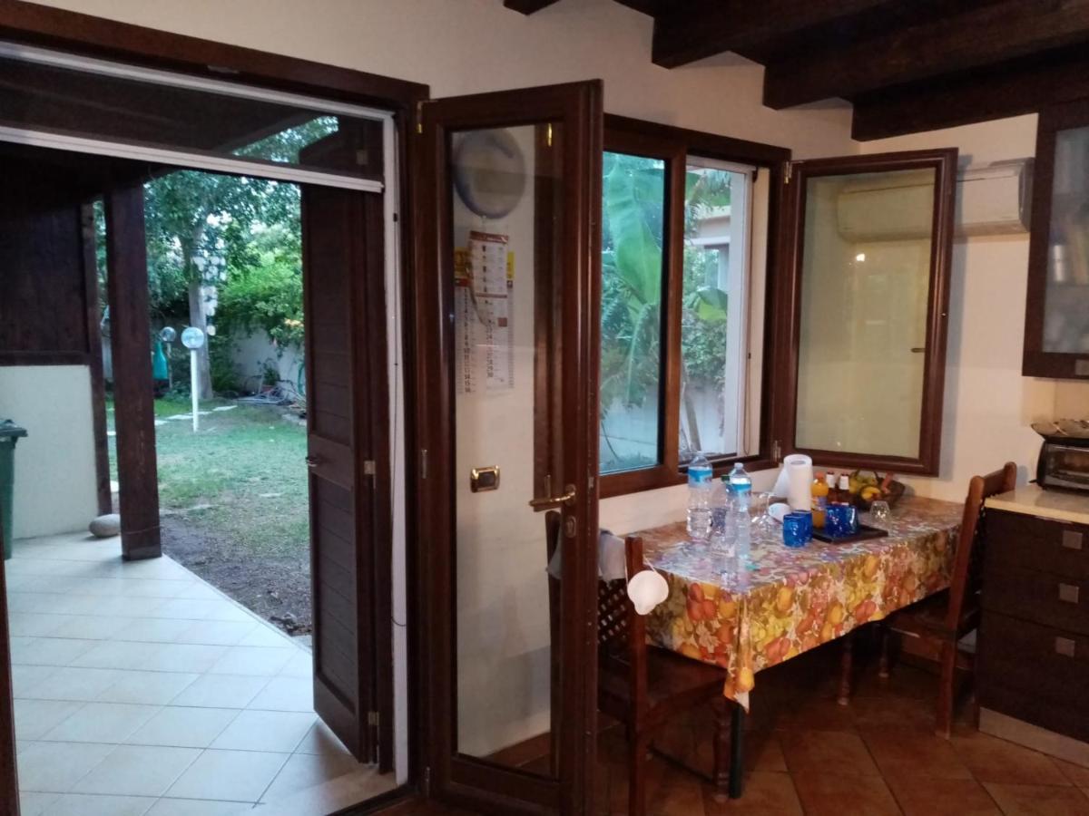 Brezza Di Mare Appartamento In Villa Con Giardino E Spiaggia ,Casa Vacanze Al Mare Quartu SantʼElena Dış mekan fotoğraf