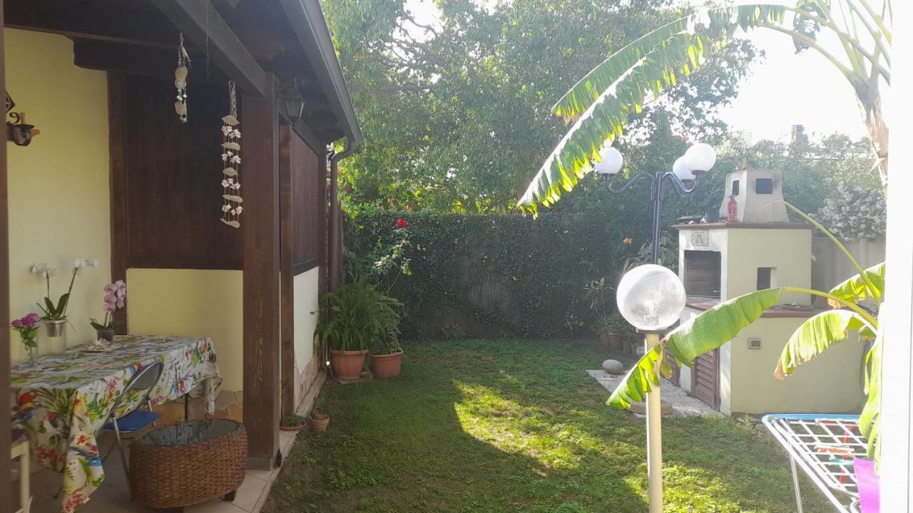 Brezza Di Mare Appartamento In Villa Con Giardino E Spiaggia ,Casa Vacanze Al Mare Quartu SantʼElena Dış mekan fotoğraf